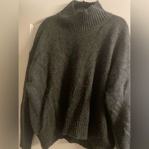 H&M turtle length sweater